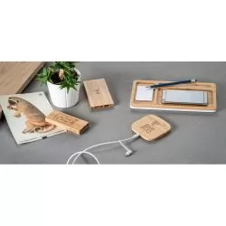 Bateria portátil em bambu com bateria de lítio 5.000 mAh Personalizada Bateria portátil em bambu com bateria de lítio 5.000 mAh Personalizada