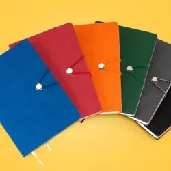Caderneta Tipo Moleskine com Fecho Personalizada Caderneta Tipo Moleskine com Fecho Personalizada